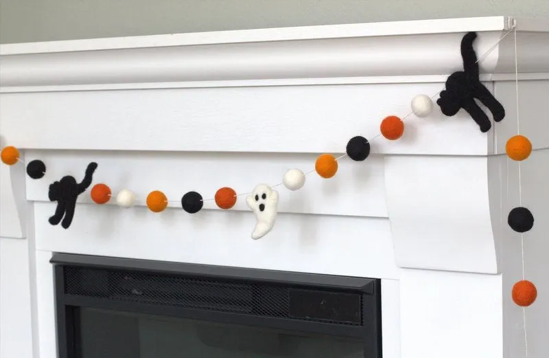 Black Cat & Ghost Halloween Garland- Orange, Black & White