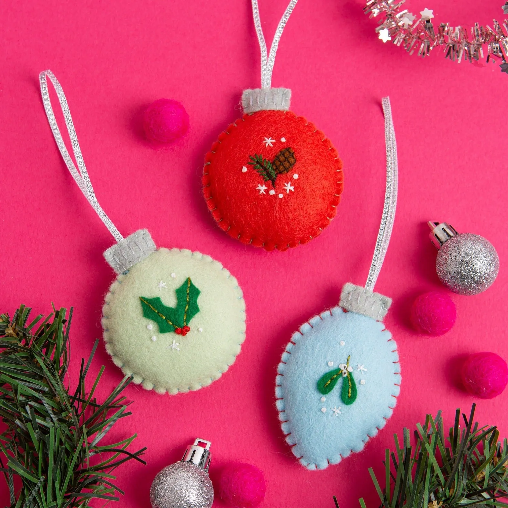 Christmas Baubles Felt Craft Kit