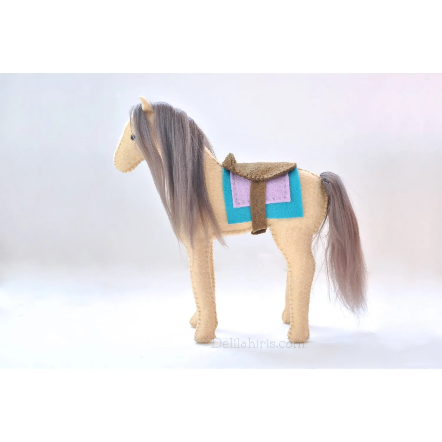 DelilahIris Designs ~ Felt Horse Sewing Kit