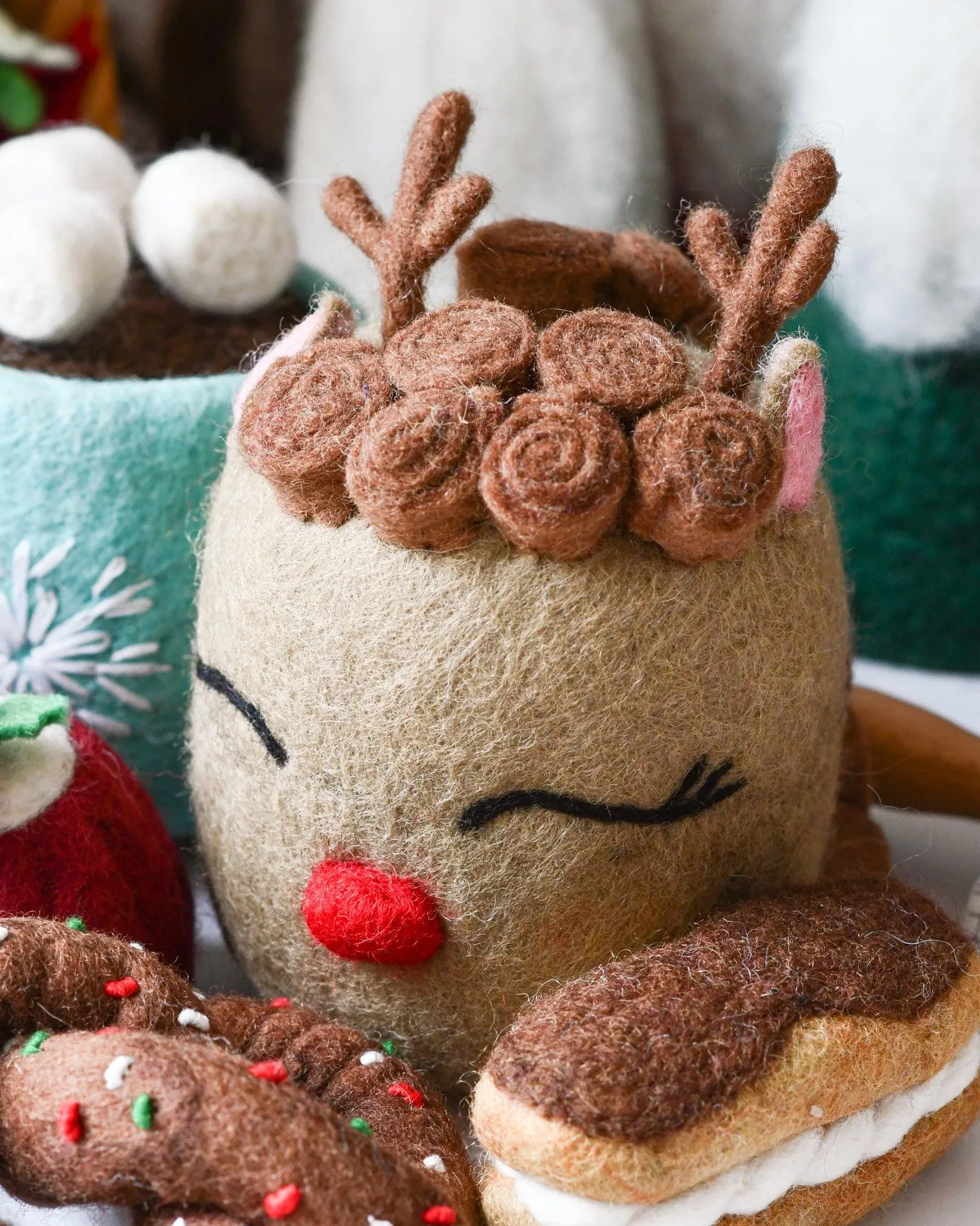 Felt Christmas Reindeer Cake