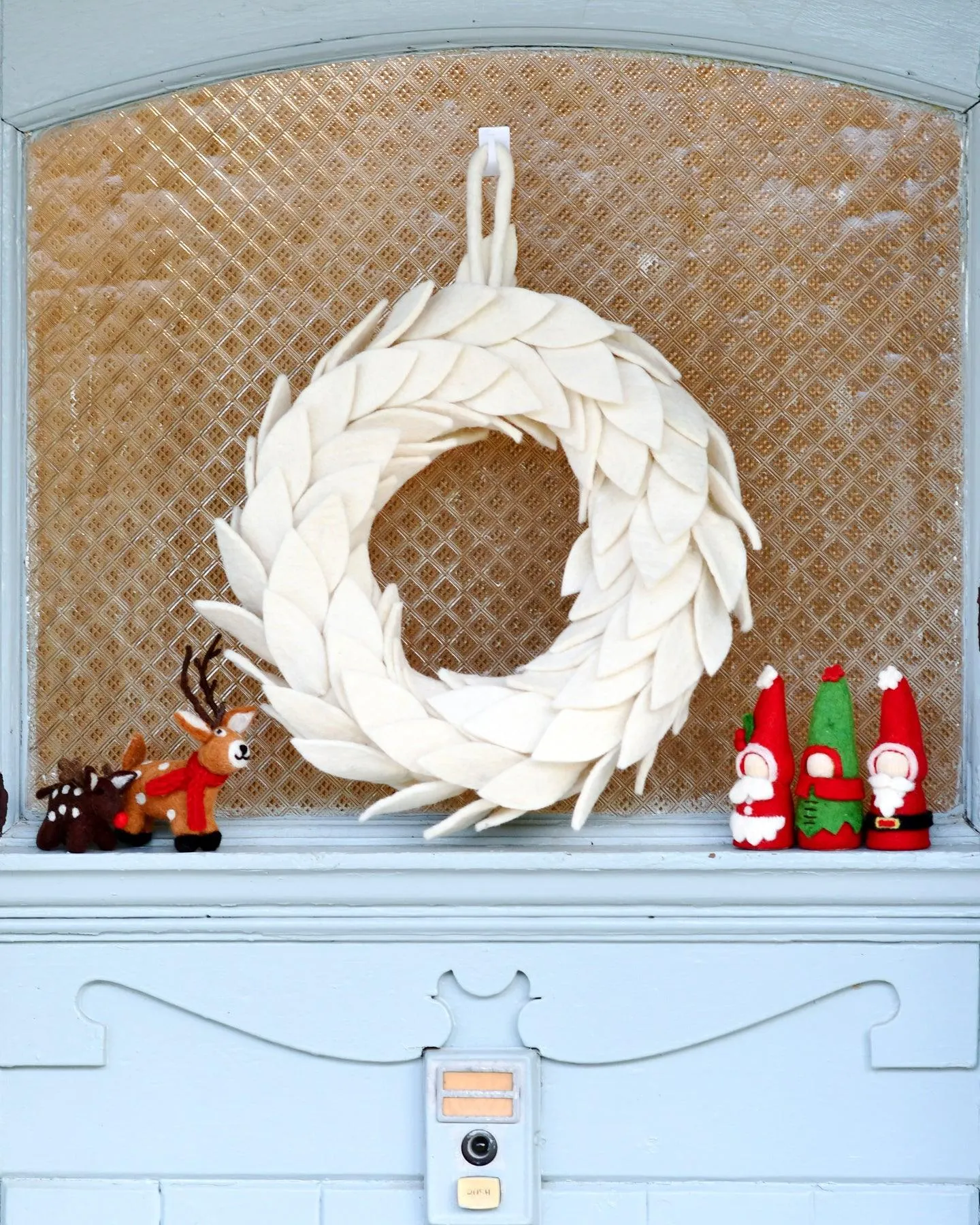 Felt Leaves Wreath - White