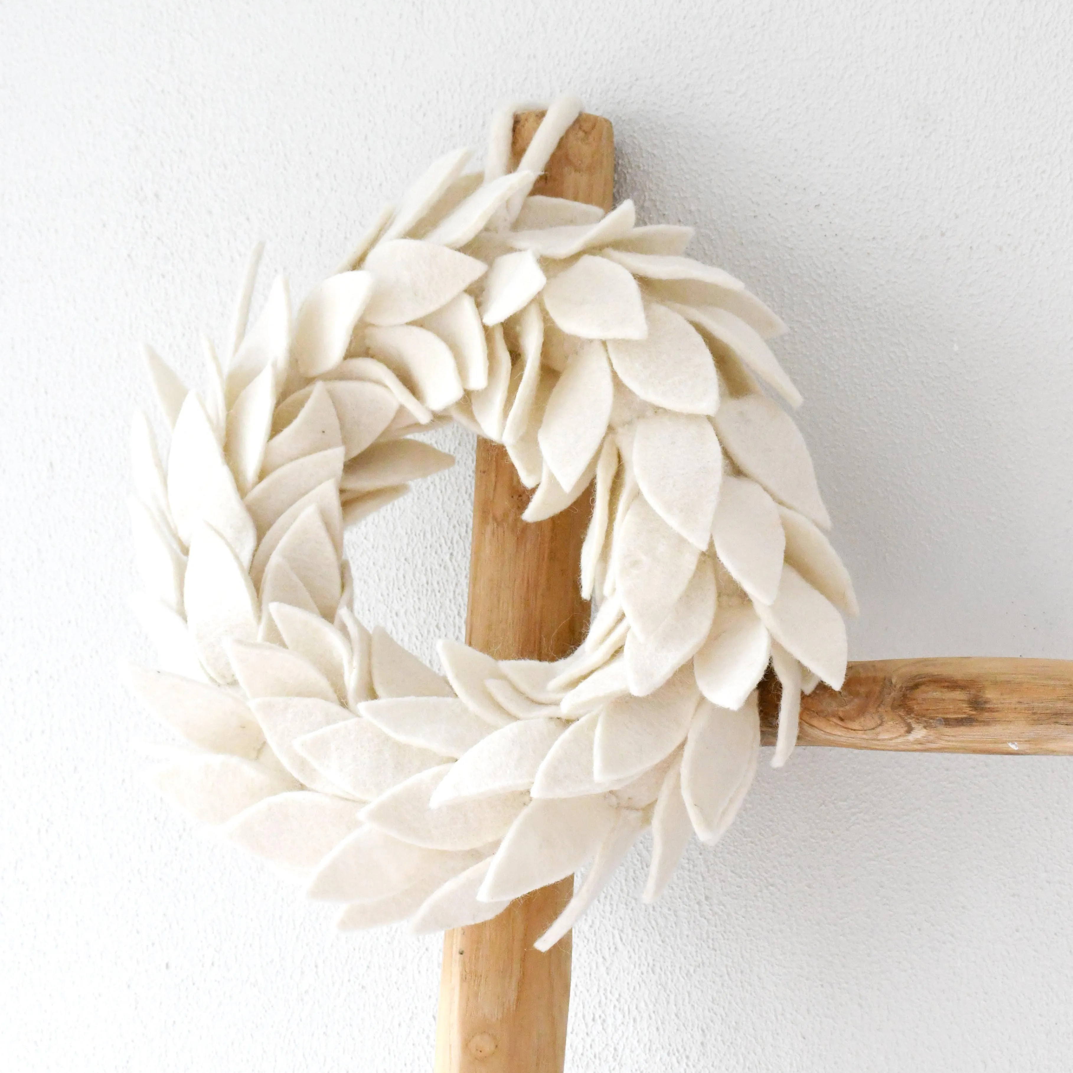 Felt Leaves Wreath - White