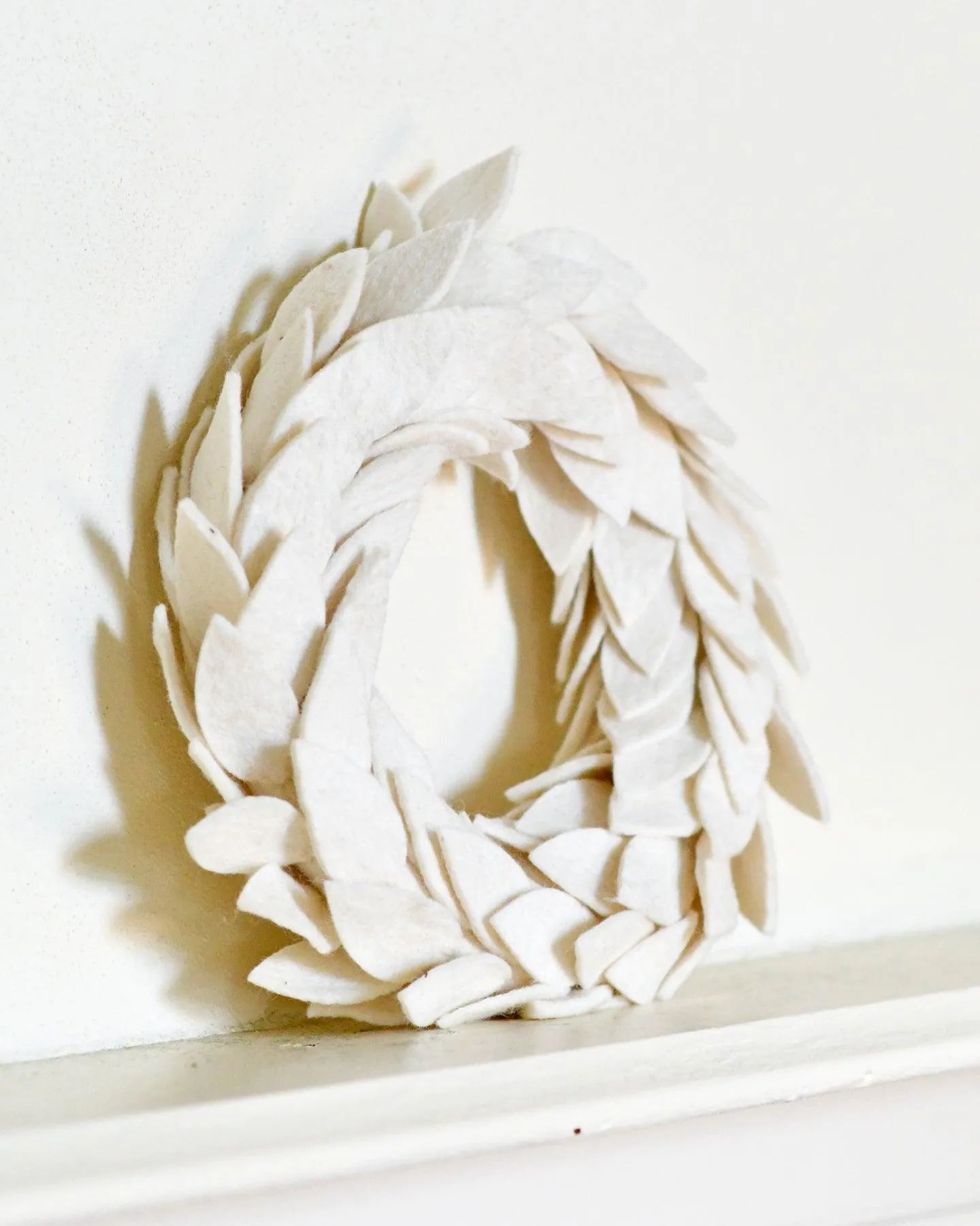 Felt Leaves Wreath - White