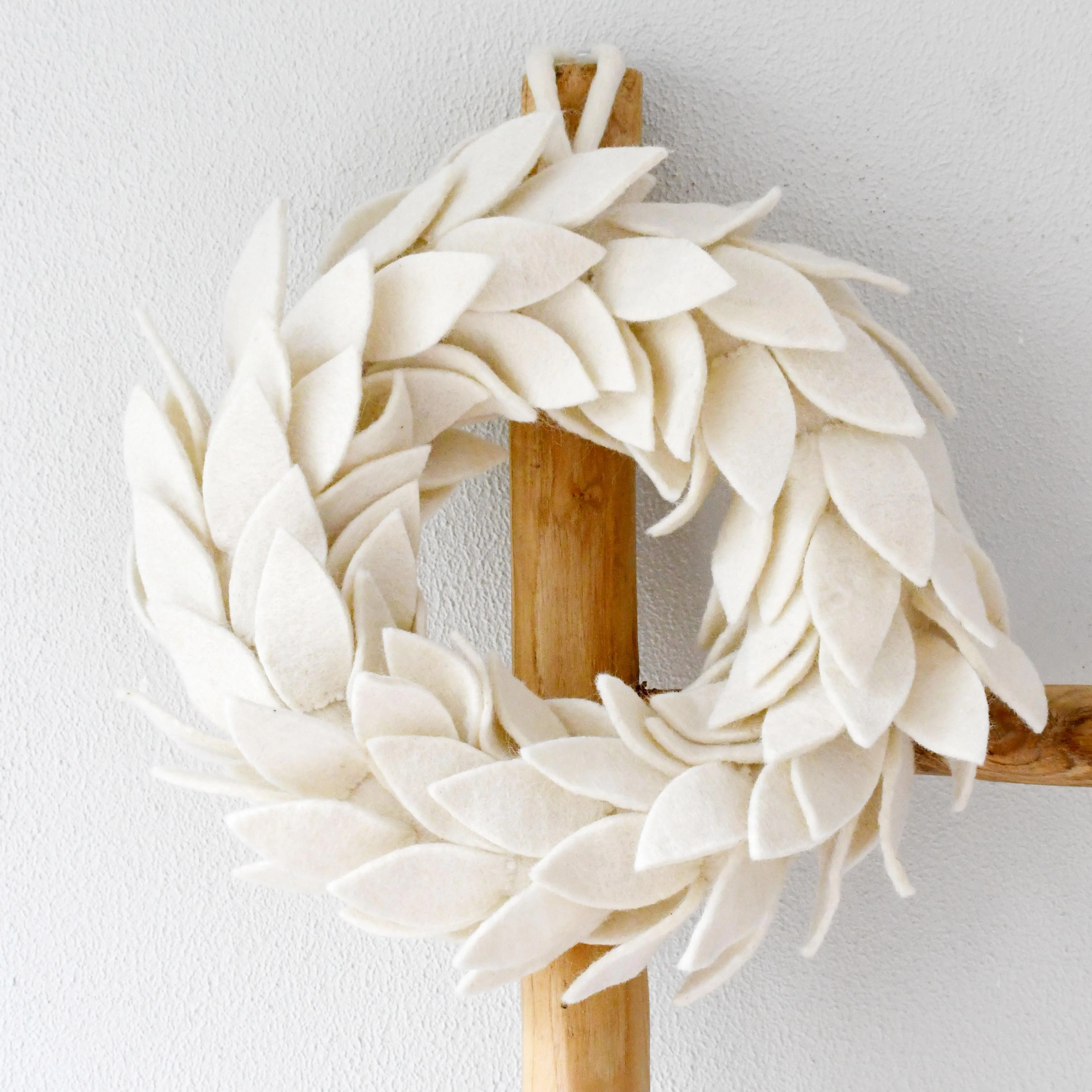 Felt Leaves Wreath - White