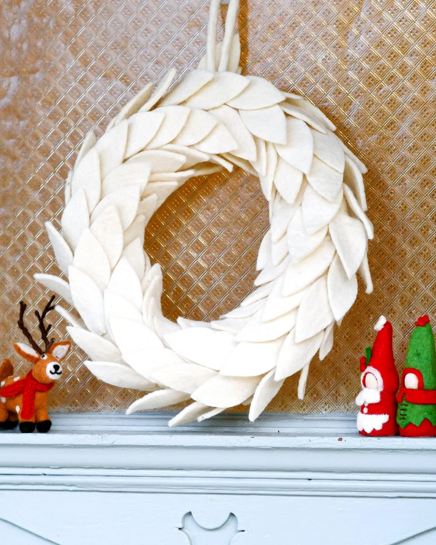 Felt Leaves Wreath - White