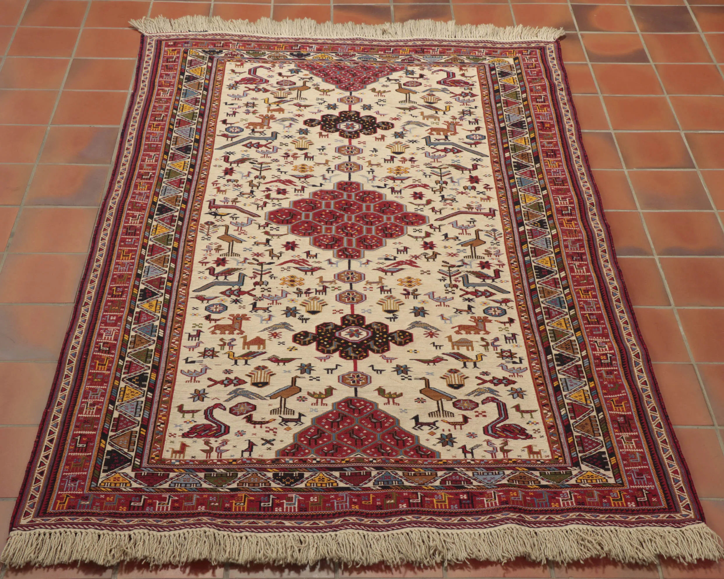 Fine handmade Persian Suzani rug - 295587