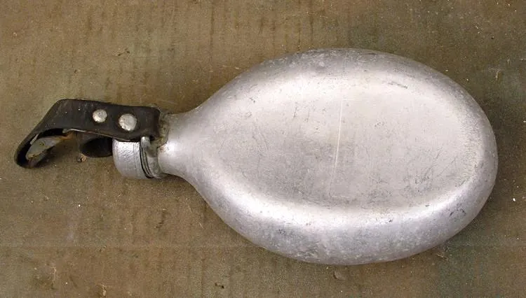 German WWII Canteen: Aluminum