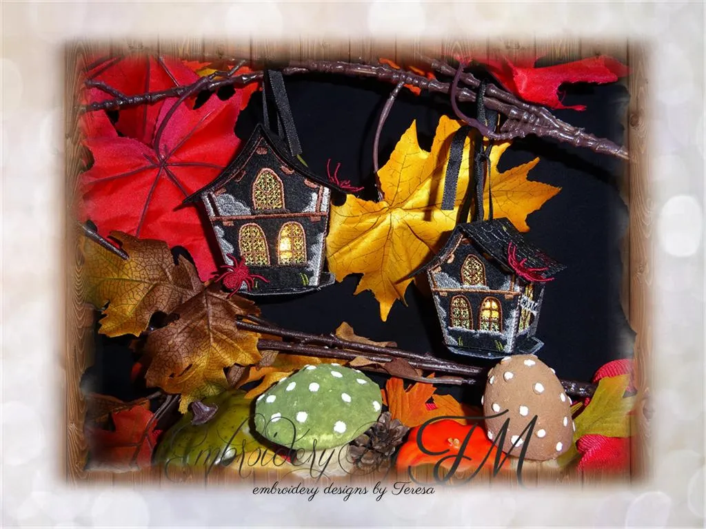 Halloween shining houses / combination felt and lace / three sizes