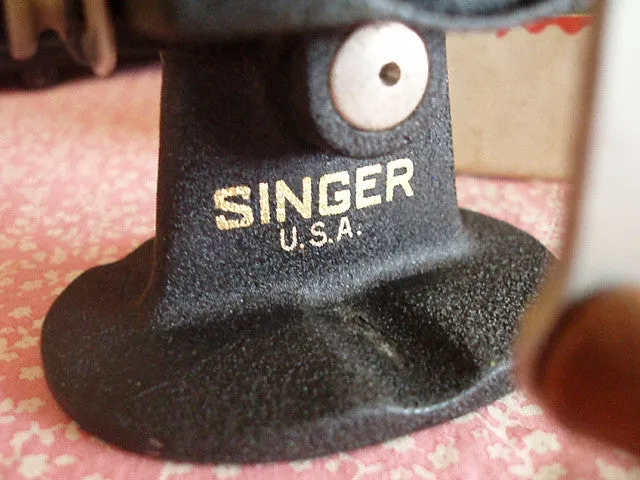 Hand Crank Pinker, Singer (Vintage Original)