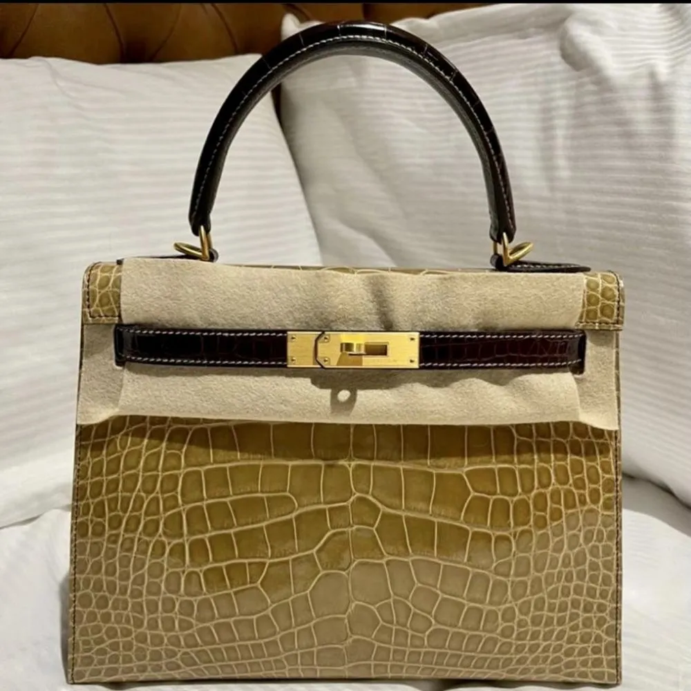 Hermès Kelly HSS 28 Beige Sable/Bordeaux Sellier Alligator Mississippi Lisse Brushed Gold Hardware BGHW