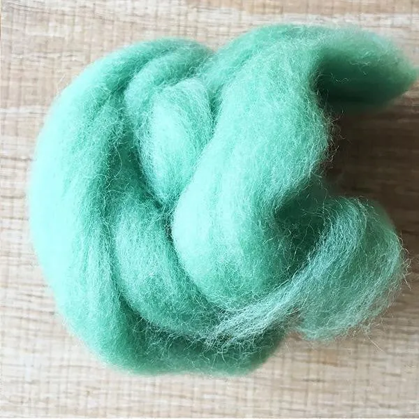 Needle felted supplies wool felting Green wool Roving for felting short fabric