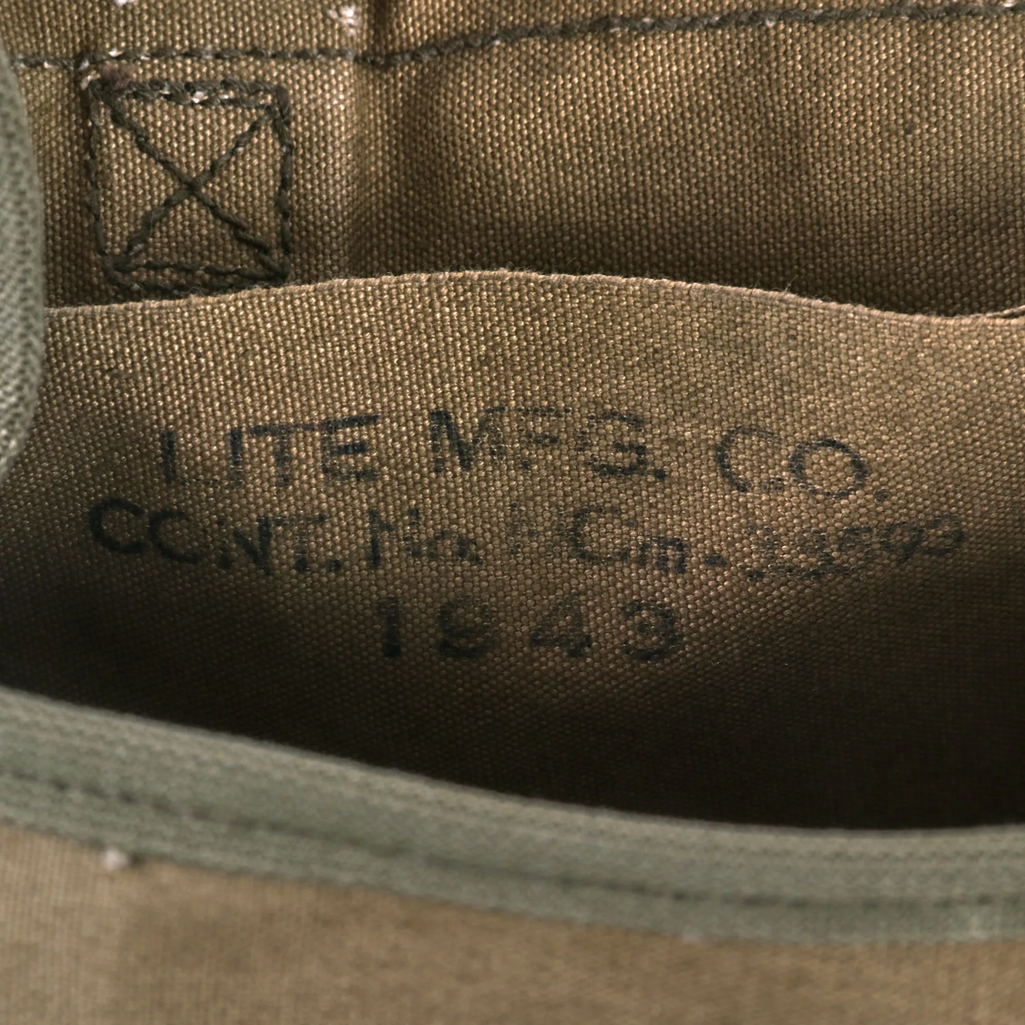 Original U.S. WWII 1943 Dated USMC Musette Bag by Lite Mfg. Co.