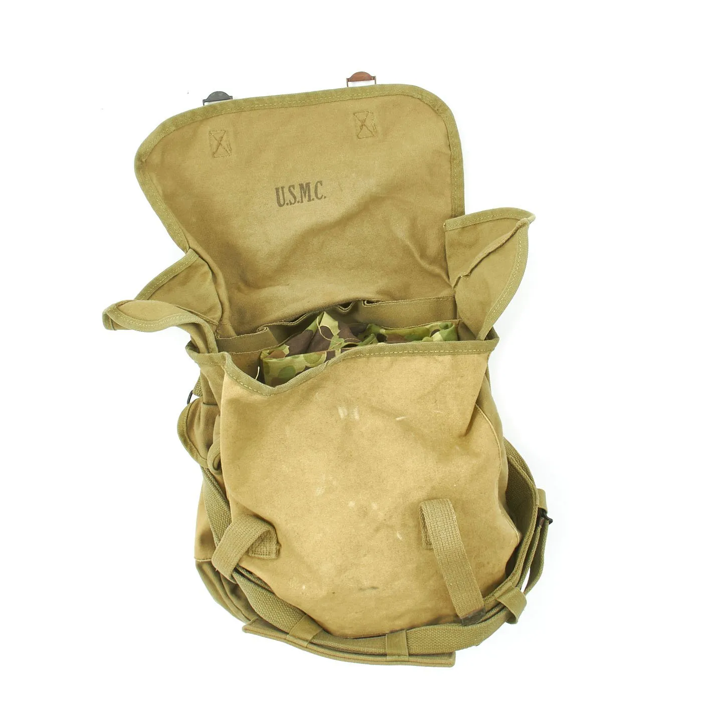 Original U.S. WWII 1944 dated USMC Musette Bag by Boyt with 1943 Dated Camouflage Shelter Half