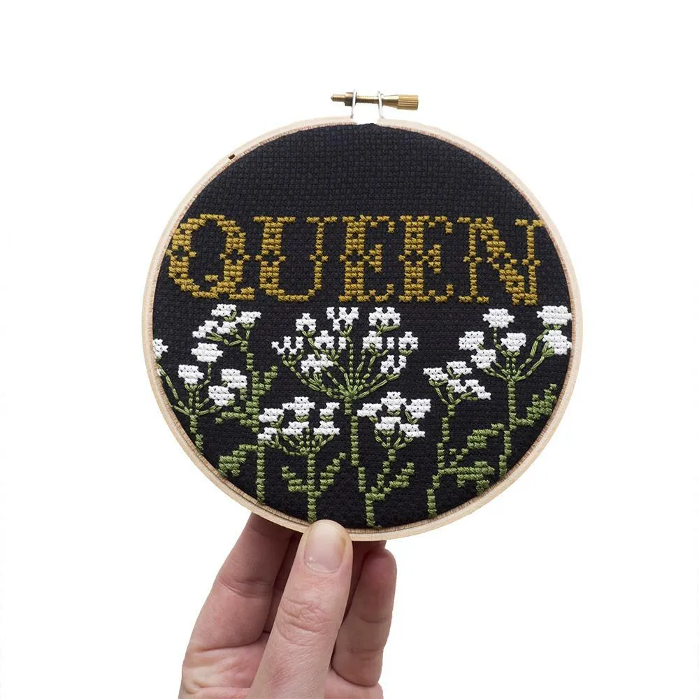 Queen / Black (Counted Cross Stitch)