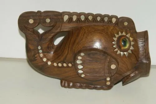 Scarce South Pacific Ethnic Art Trobriand Mother Of Pearl Hand Carved Fish 1A16