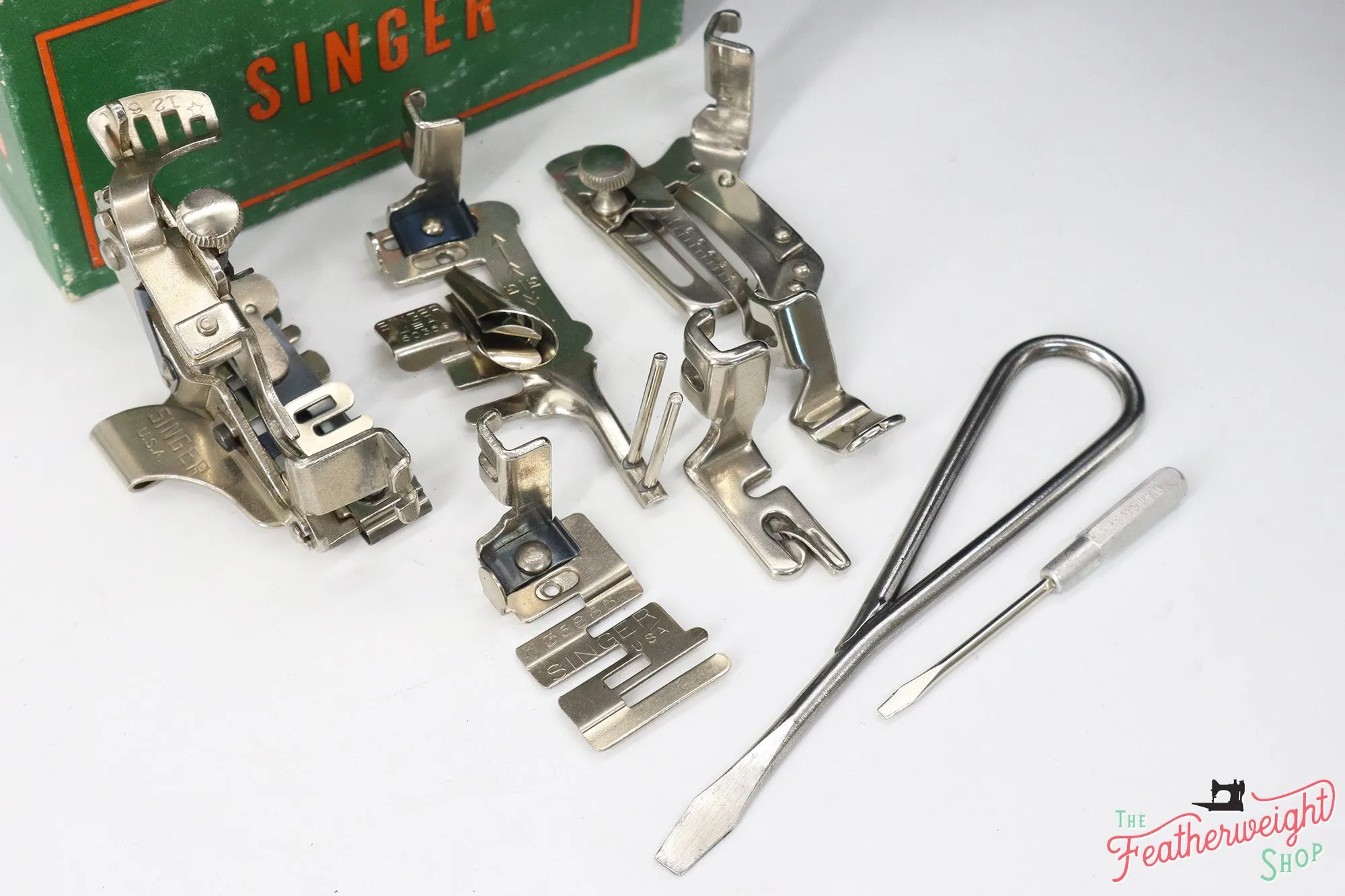 Singer Featherweight 221 Sewing Machine, Rare - WRINKLE AF5893**