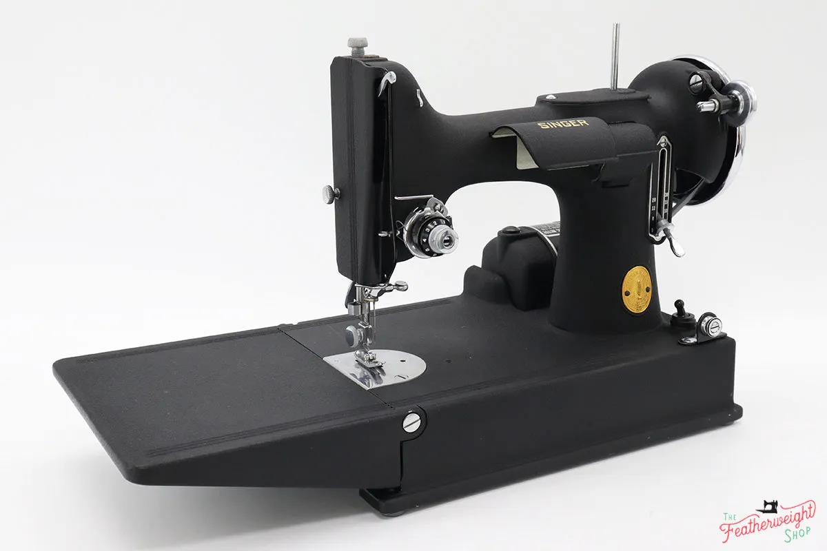 Singer Featherweight 221 Sewing Machine, WRINKLE AF388***