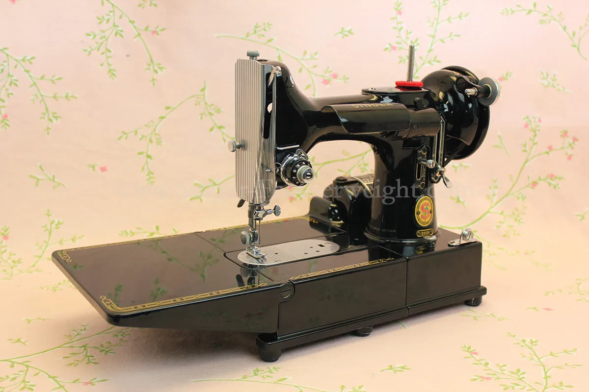 Singer Featherweight 222K Sewing Machine, "Red S" ER900***