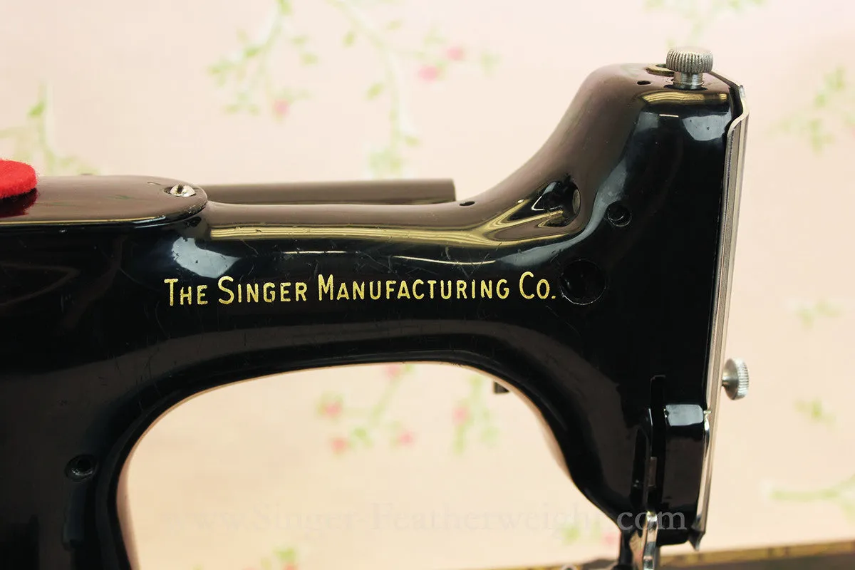 Singer Featherweight 222K Sewing Machine, "Red S" ER900***