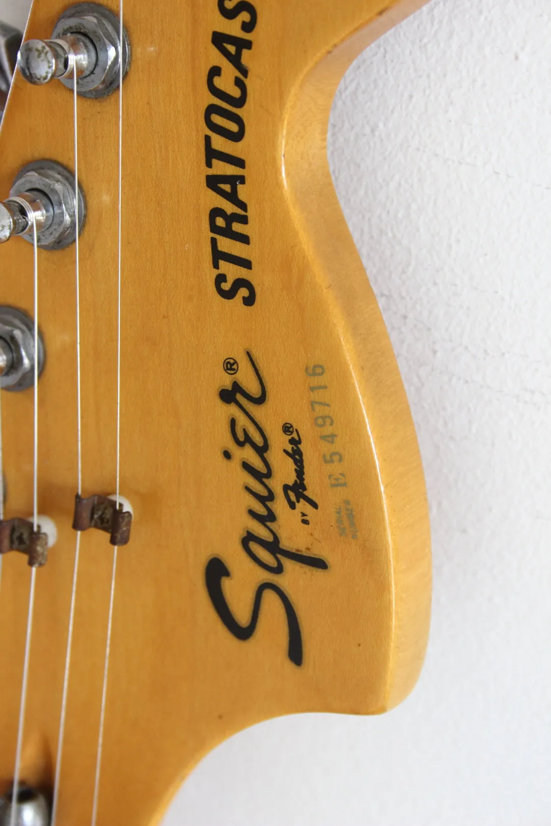 Squier Stratocaster CST30 3-Tone Sunburst 1984-87