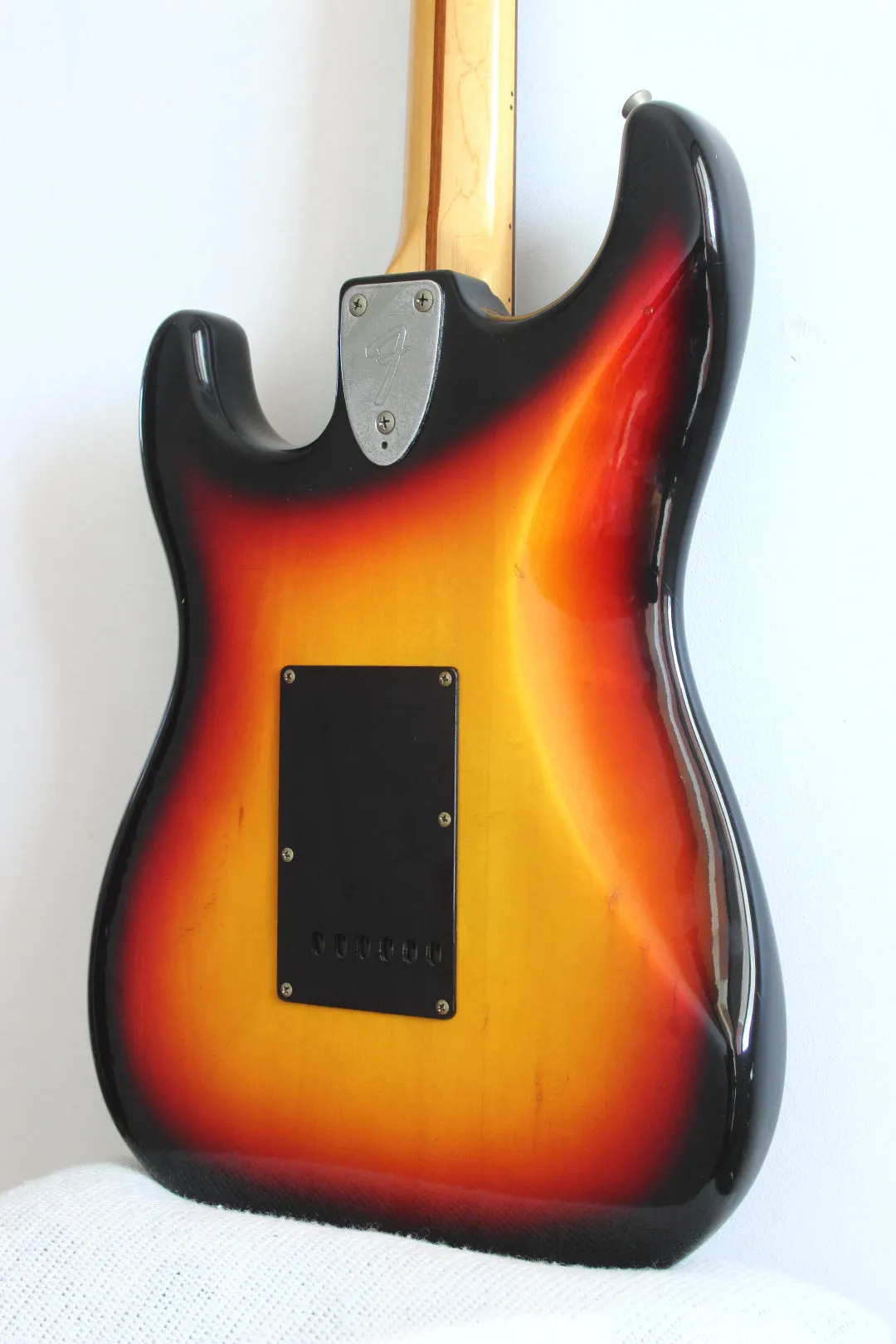 Squier Stratocaster CST30 3-Tone Sunburst 1984-87