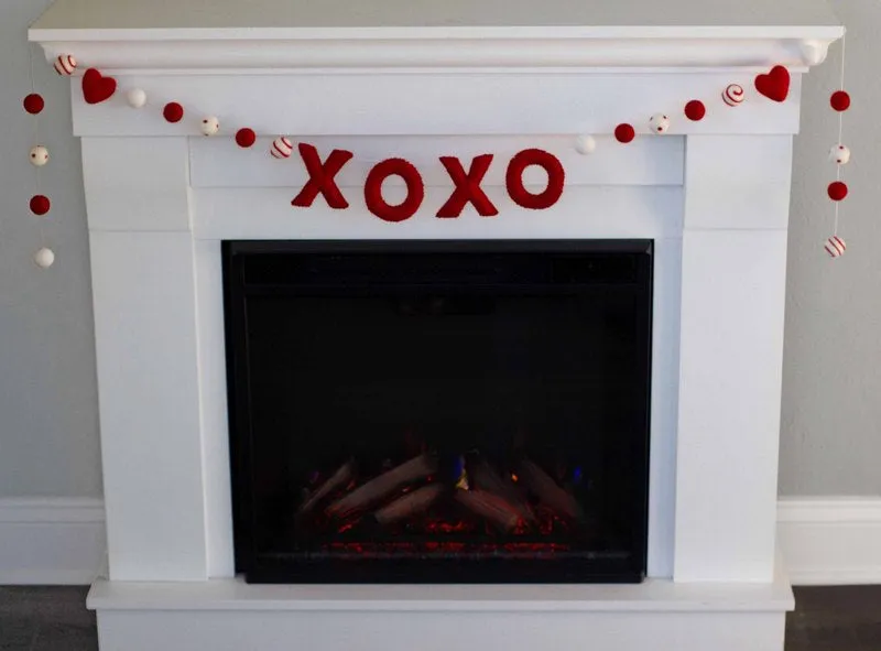 Valentine's XOXO Garland- Red & White