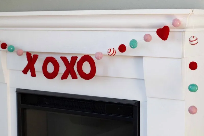 Valentine's XOXO Garland- Red, Pink, Turquoise