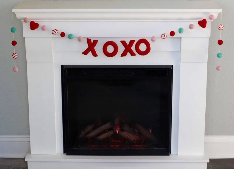 Valentine's XOXO Garland- Red, Pink, Turquoise