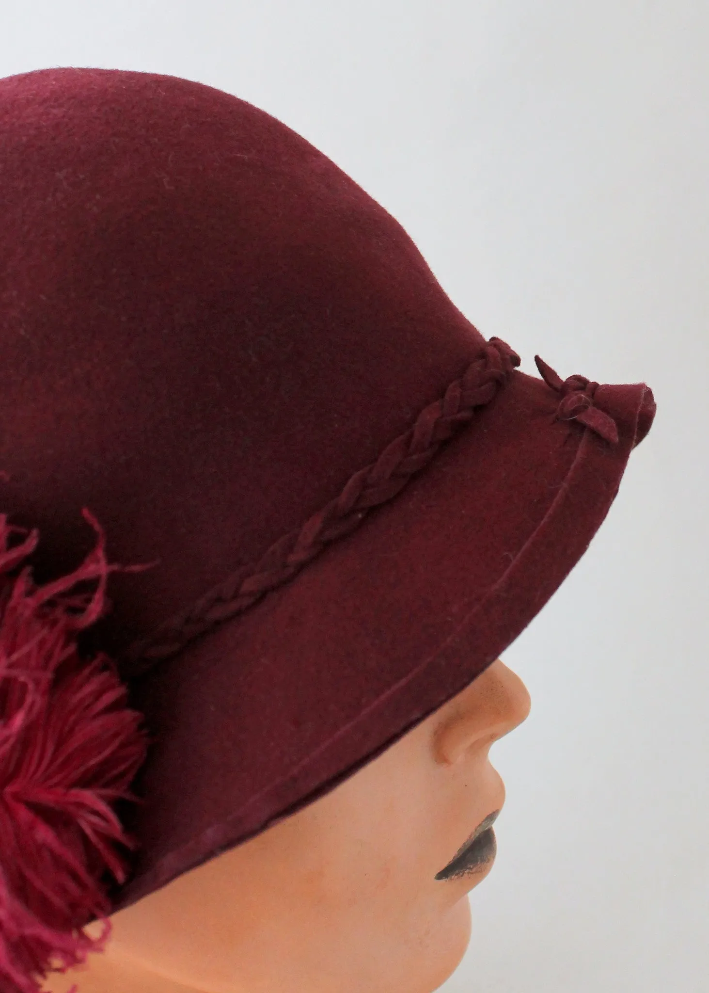 Vintage 1920s Cranberry Felt Plumed Cloche Hat