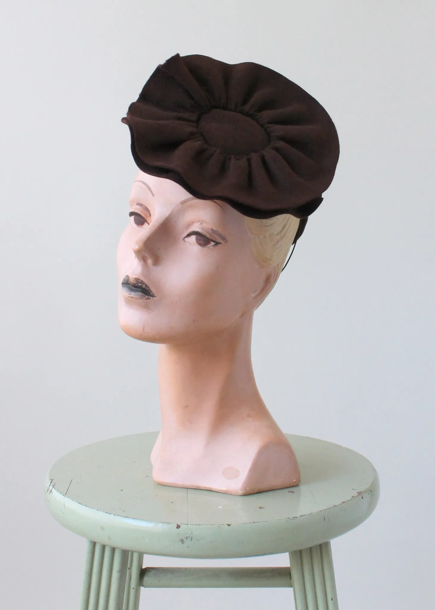 Vintage 1940s Brown Felt Bloom Hat