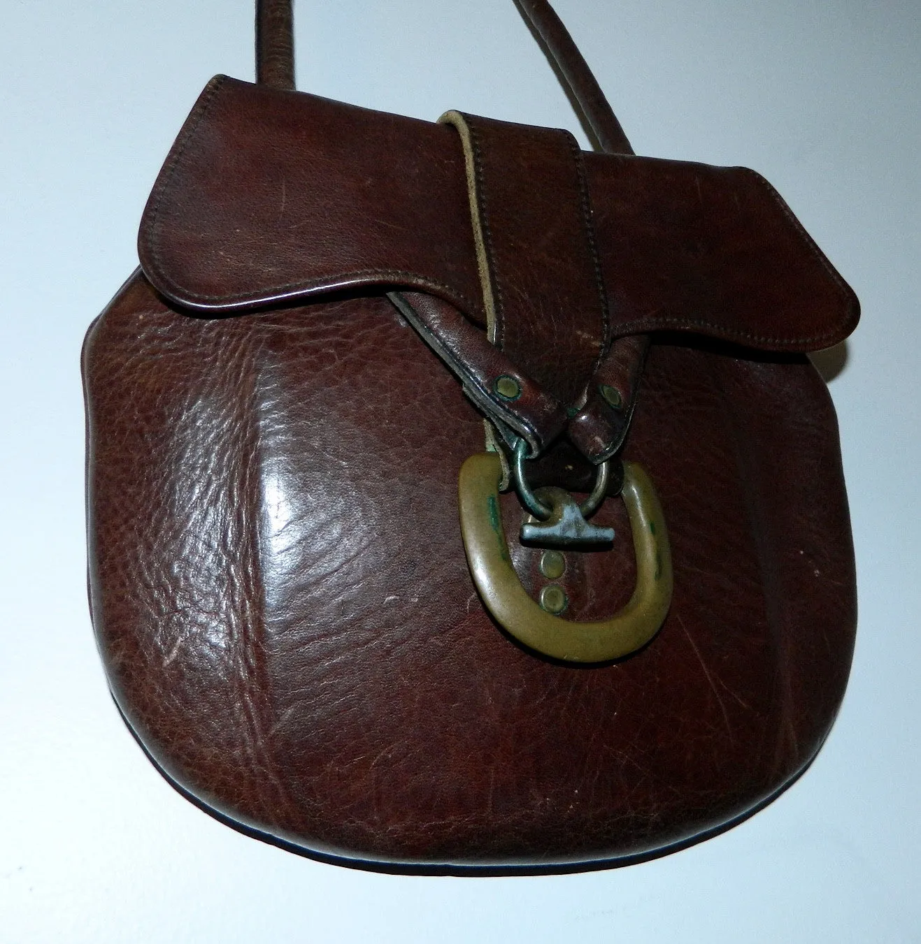 vintage 1970s purse brown leather Bort Carleton shoulder bag brass buckle