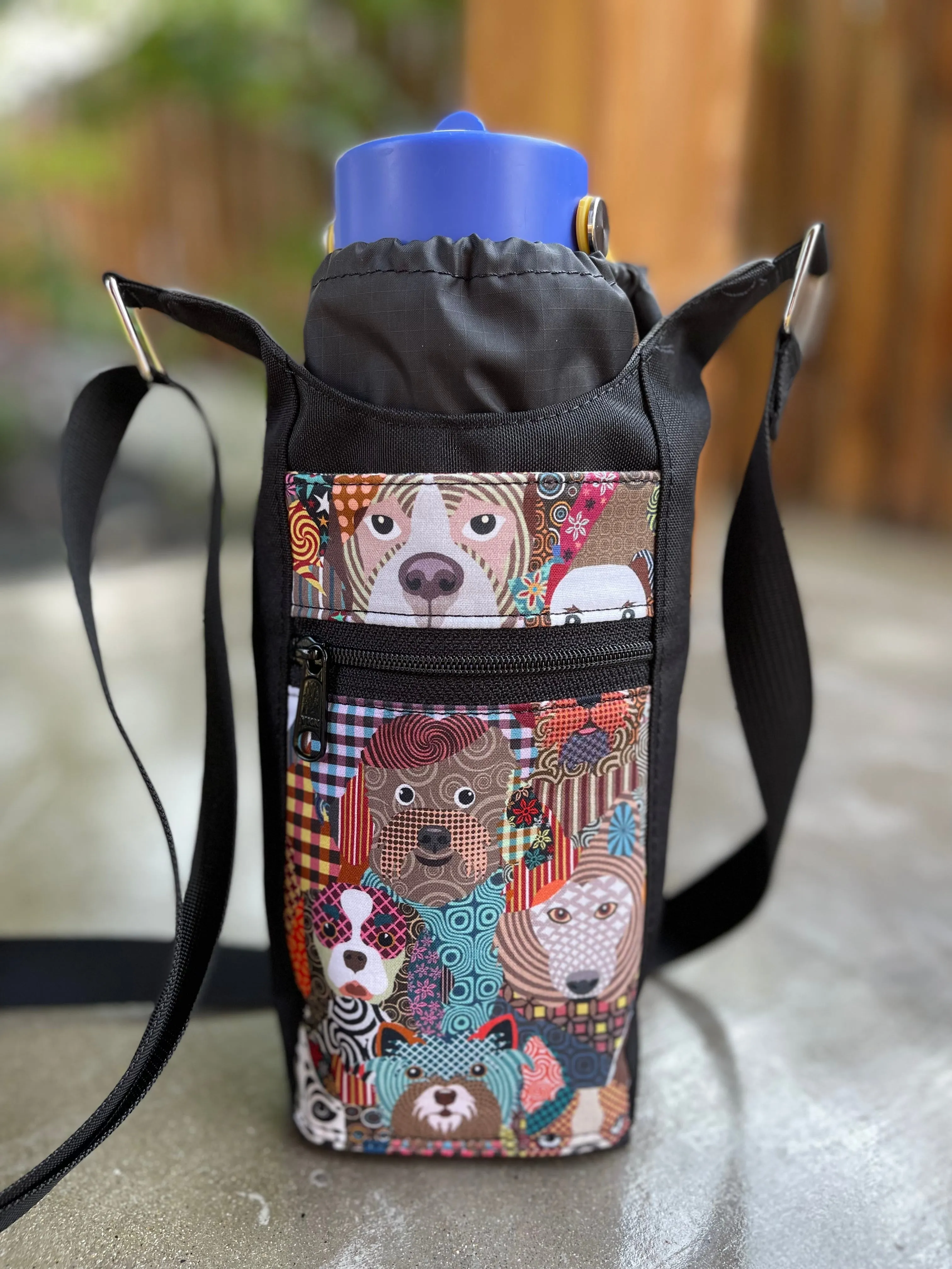 Water Bottle Crossbody Bag - Day Drinker - Black and White Daisy Doodle Pocket