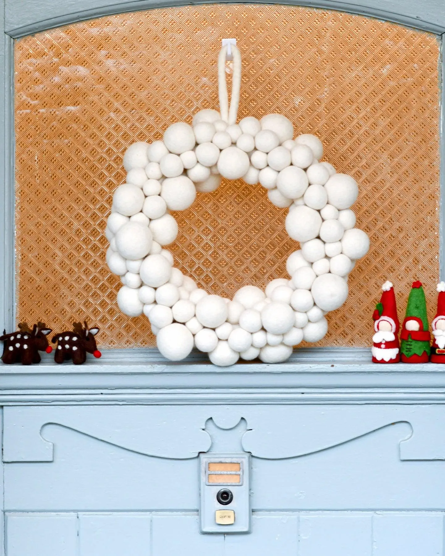 White Felt Ball Wreath (35cm)